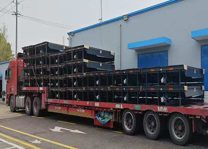 De Dock Leveler wordt continu geleverd. . .